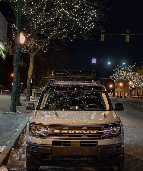 Bronco Truck Aesthetic, Bronco Asethic, Bronco Sport Aesthetic, Overland Bronco, 2020 Bronco, New Ford Bronco, Dealership Showroom, Ford Bronco 2, Bronco Truck