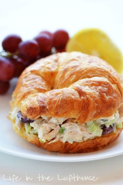 Dena's baby shower Chicken Salad Croissant Sandwiches. Omit the onion and celery! Croissant Sandwiches, Chicken Salad Croissant, Croissant Sandwich, Chapati, Soup And Sandwich, Idee Pasto Sano, Chicken Salad Recipes, Sandwich Recipes, Rotisserie Chicken