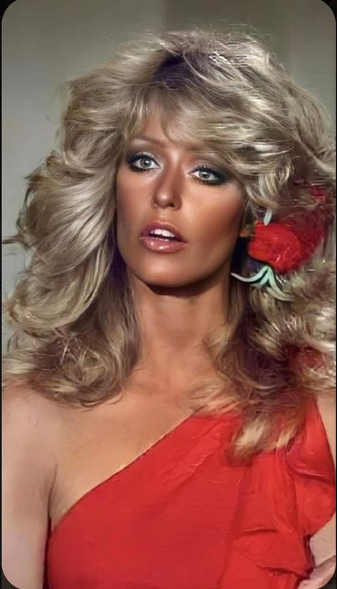 Farrah Fawcett Style, Feathered Haircuts, Farah Fawcett Hair, Haircuts Bangs, Fawcett Hair, Bardot Hair, Farah Fawcett, Farrah Fawcet, Female Haircuts