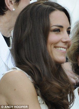 The Duchess: Kate’s straight-edged shape is a favourite with artists.  Grecian associated with Melancholic. Types Of Nose, Greek Nose, Human Nose, Mexican Wave, Upturned Nose, Nose Types, Heart Diet, Yoga Information, Straight Nose