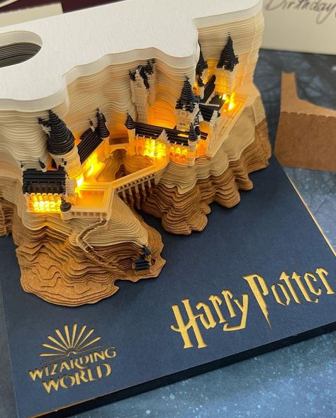 Creative Desk Calendar, Kiyomizu Temple, Harry Potter Logo, Harry Porter, Castle Decor, Paper Art Sculpture, Paper Carving, Magic Castle, Memo Paper