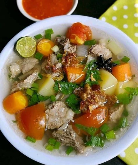 Sup Ayam, Recipes Soup, Ramen, A Food, Yummy Food, Meat, Instagram Post, Chicken, Ethnic Recipes