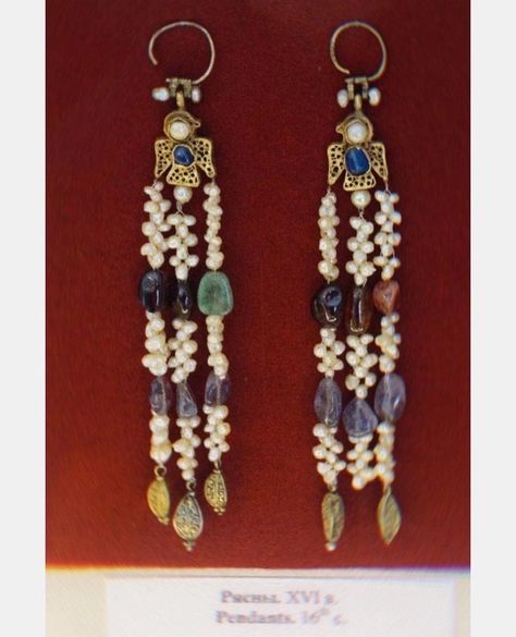 Byzantine Jewelry Ancient, Ancient Jewels, Ancient Jewelry, Funky Jewelry, Beads And Wire, Dream Jewelry, Antique Jewellery, Pretty Jewellery, Jewelry Inspo