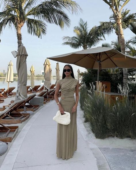 15 Pieces To Nail The Dreamy Draped Trend This Season Dubai Outfit, Dubai Trip, Dubai Outfits, Spanish Princess, Stars Fashion, Dinner Dates, Lace Dress Long, Evening Outfits, Outfit Trends