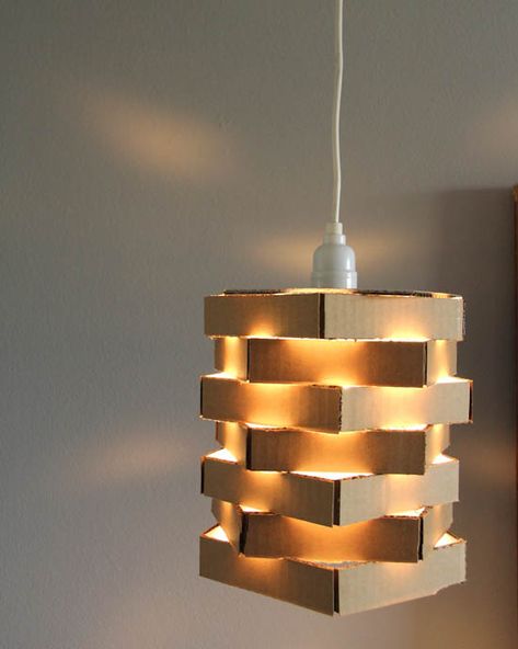 DIY Lamp Luminaria Diy, Carton Diy, Diy Luminaire, Rumah Minecraft Sederhana, Beer Flight, Diy Light Fixtures, Diy Lampe, Creative Lamps, Wood Lamp