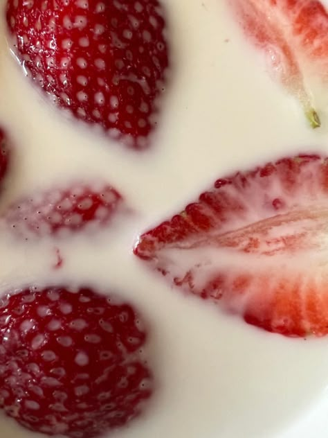 Strawberry Milk Aesthetic, Milk And Strawberry, Milk Man, Fruit Picture, Strawberry Topping, Cream Aesthetic, Wild Strawberries, Food Board, Strawberry Milk