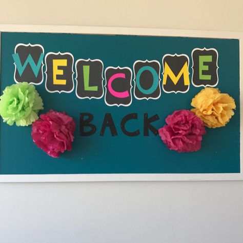 Back to school - welcome back - bulletin board Welcome Back Office Decor, Welcome Back To Work Office Decorations, School Welcome Board Ideas, Welcome Back Poster Ideas, Welcome Back To Work Office, Welcome Board For School, First Day Of School Bulletin Board, Welcome Back To School Decoration Ideas, Welcome Board Decoration Ideas School