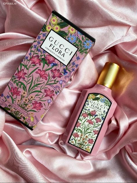 #parfum #parfum #parfumerie #gucci #gucciflora #luxe #floral Gucci Flora Perfume, Gucci Flora Gorgeous Gardenia, Parfum Gucci, Koleksi Parfum, Flora Gucci, Gucci Perfume, Gucci Flora, Inspiration Tattoos, Gucci Floral