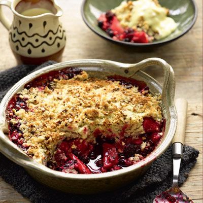 Berry Crumble Recipe, Pistachio Crumble, Apple And Berry Crumble, Apple Cranberry Crisp, Fruit Crumble, Berry Cobbler, Berry Crumble, Cobbler Recipe, Crumble Recipe