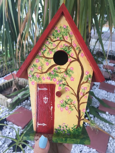 Artist Things, Birdhouse Craft, Bird Houses Ideas Diy, Miniatures Diy, Bird Houses Painted, Decorative Bird Houses, Miniature Diy, Garden Tips, Bird Decor