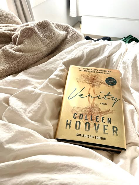 #verity #colleenhoover #books Verity Aesthetic, Verity Book, Books Wishlist, Books To Read Nonfiction, Book Icons, Colleen Hoover, Christmas Wish, New Chapter, The New York Times