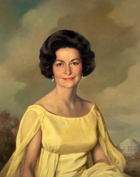 First Lady Portraits, Presidential Portraits, Us First Lady, Presidents Wives, American First Ladies, Lady Bird Johnson Wildflower Center, Lady Bird Johnson, Carla Bruni, House Portraits