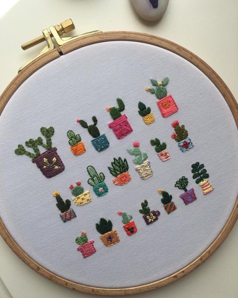 Embroidery Icons, Bird Embroidery Pattern, Rose Embroidery Pattern, Cactus Embroidery, Hand Embroidery Patterns Free, Floral Embroidery Patterns, Pola Sulam, Embroidery Patterns Vintage, Embroidery Flowers Pattern