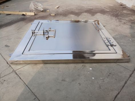 Idea for underground water tank cover frame in Stainless steel Corridor Tiles, Water Tank Ideas, Underground Water Tank Design, Underground Water Tank, Large Water Storage Tank, Stainless Steel Water Tank, Large Water Storage Tanks, Ferrocement Water Tank, Cement Ideas