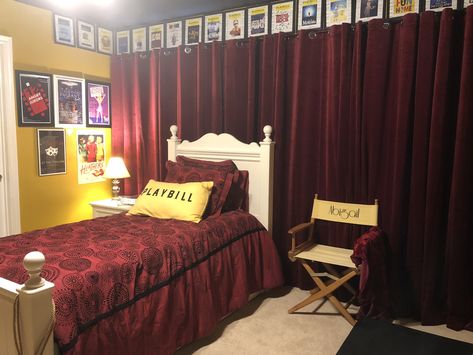 Broadway themed bedroom - Hamilton inspired - like an old theater house Musical Theater Bedroom Ideas, Theatre Bedroom Ideas, Musical Theater Room Decor, Theatre Bedroom Aesthetic, Theatre Themed Bedroom, Musical Theatre Bedroom Ideas, Theater Bedroom Ideas, Broadway Themed Bedroom, Hamilton Room Decor