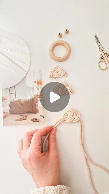 Macrame Cloud Knot, Macrame Cloud Diy, Macrame Mobile Diy, Makramee Mobile Baby, Baby Macrame Ideas, Macrame Kids Room, Macrame Cloud, Macrame Baby Room, Baby Mobile Diy