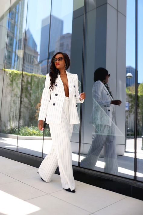 White Pinstripe Pants Outfit, Striped Suit Women, White Pinstripe Suit, Pinstripe Pants Outfit, White Pant Suit, White Pinstripe Pants, Realtor Outfits, Jumpsuit And Jacket, Yearbook Photoshoot