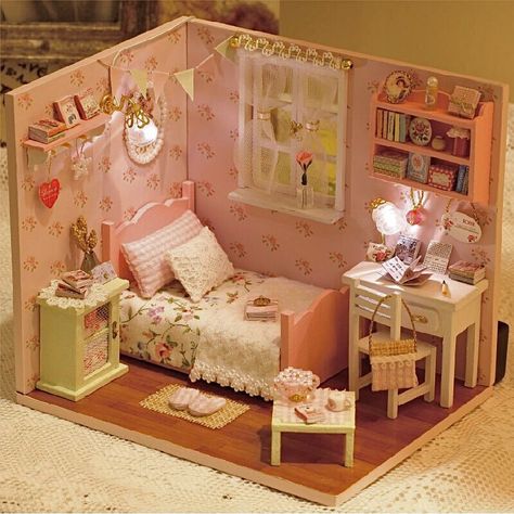 Box Theatre, Dollhouse Bedroom, Miniature Dollhouse Furniture, Dollhouse Miniatures Diy, Toy House, Miniature Projects, Miniature Rooms, Dollhouse Toys, Dollhouse Kits