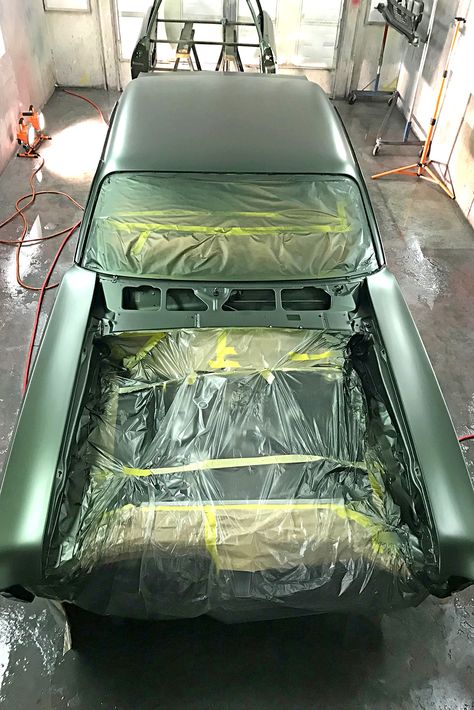 Car Restoration Diy, Automotive Painting, Deco Garage, Rover P6, Auto Body Work, Car Paint Colors, Plymouth Muscle Cars, Car Repair Diy, Car Paint Jobs