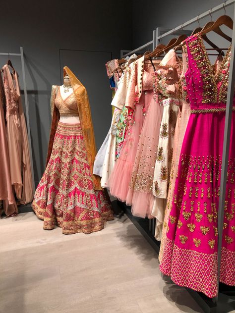 Shopping Snap, Waheguru Quotes, British Asian, Desi Fits, Saree Petticoat, Shopping District, Fashion Network, Presentation Ideas, London Shopping