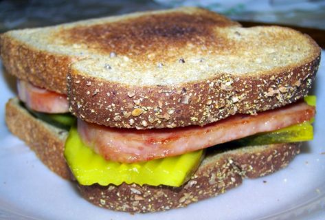 Patti Melt, Spam Meals, Spam Sandwich, Fried Spam, Recipes For Men, Spam Can, Portuguese Sausage, Southern Food Recipes, Spam Recipes