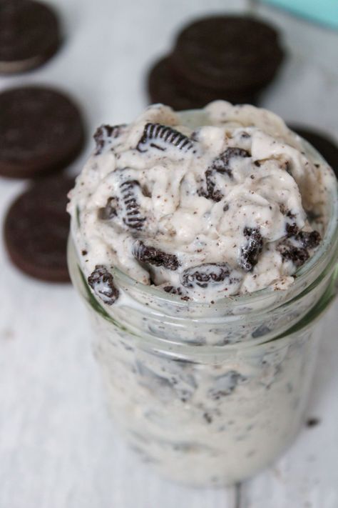 Homemade Oreo Blizzard Recipe, a copycat Dairy Queen ice cream treat. This is the best blizzard recipe made right at home. Homemade Blizzard, Oreo Blizzard Recipe, How To Make Blizzards At Home, Oreo Blizzard Recipe Dairy Queen, Oreo Blizzard, Blizzard Recipe Dairy Queen, How To Make A Blizzard At Home, Dairy Queen Secret Blizzards, Blizzard Recipe