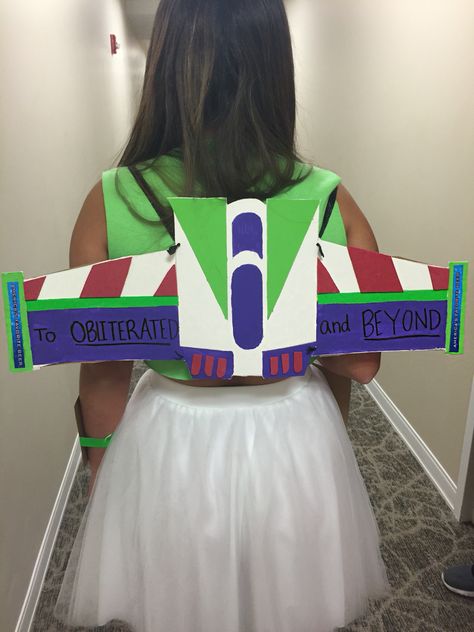 Buzz Toy Story Costume, Buzz Halloween Costume, Buz Lighter Costume, Buzz Lightyear Costume Diy, Buzz Lightyear Costume Women Diy, Buzz Costume Women, Buzz Light Year Costume, Cute Buzz Lightyear Costume, Buzz And Woody Costume