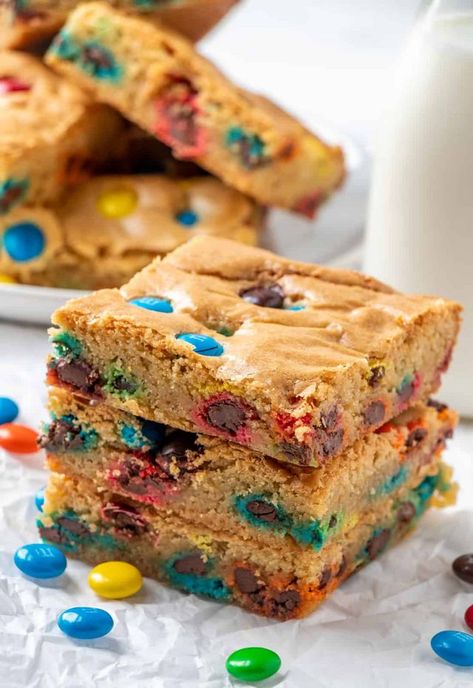 M&M Blondies | Tornadough Alli | Bloglovin’ Easy Dessert Squares, M&m Blondies Recipe, M M Blondies, Blondie Dessert, Candy Bar Cookies, Batter Recipe, Amazing Food Decoration, M And M, Blondies Recipe