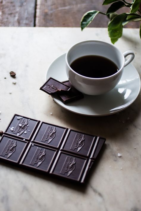 This is my coffee break time Coffee Photography, Chocolate Tea, Julia Child, A Cup Of Coffee, Coffee And Books, Chocolate Coffee, Coffee Cafe, Coffee Love, Coffee Quotes