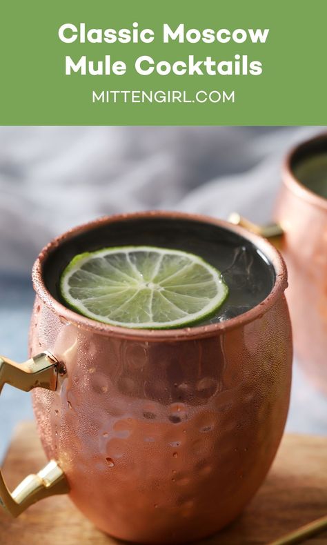 An easy, 3 ingredient vodka cocktail this classic Moscow mule recipe is a drink that appeals to lots of people. It's a quick cocktail that's as delicious on a hot summer day as it is at a holiday party. Vodka Mule Recipe, Easy Moscow Mule Recipe, Moscow Mule Recipe Classic, Vodka Mule, Ginger Beer Drinks, Ginger Beer Cocktail, Vodka Cocktails Easy, Moscow Mule Cocktail, Moscow Mule Recipe