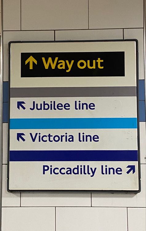 London Underground Aesthetic, Stream Aesthetic, Train Station Sign, Underground Party, London Metro, London Sign, Jubilee Line, London Underground Stations, Subway Style