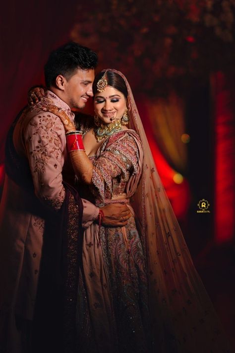 Photos With Bridesmaids, Marriage Poses, Bride Groom Photoshoot, Bride Groom Poses, Indian Bride Photography Poses, Indian Wedding Poses, Bride Photos Poses, Groom Photoshoot, Amazing Wedding Photos