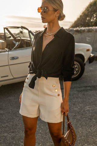 Tailored Shorts Outfit, White Shorts Outfit, Shorts Outfits Women, Look Short, Black Model, Spring Summer Outfits, Elegant Outfit, Look Chic, Aesthetic Fashion