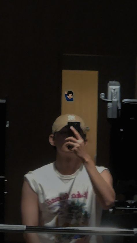 Taehyung Hide Face Pics, Taehyung Lowkey Boyfriend Pics, Tae Hyung Boyfriend Material, Taehyung Hidden Wallpaper, Taehyung Hidden Face, Taehyung Bf Material, Boyfriend Taehyung, Tae Aesthetic, Image Couple