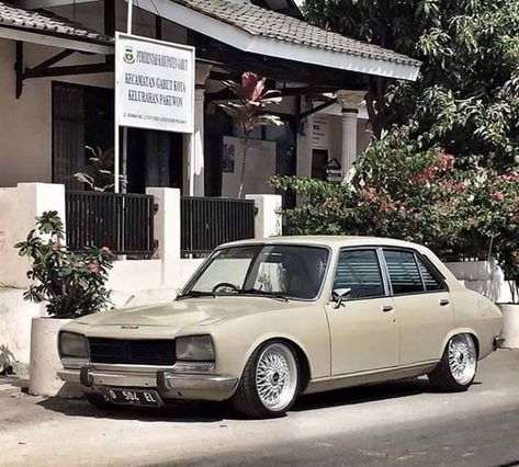 peugeot 304                                                       … Peugeot 504 Modified, Peugeot 504 Custom, Cars Pictures, Peugeot 504, Car Picture, Car Mods, Nice Cars, Track Car, Pedal Cars