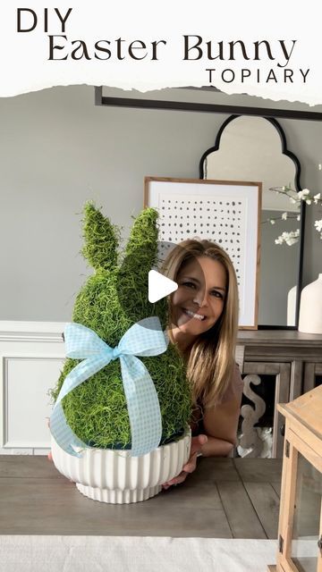 Dollar Tree Plastic Bunny Crafts, Bunny Topiary, Diy Easter Centerpieces, Diy Easter Bunny, Dollar Store Easter Crafts, Easter 2024, Crafts Fir Kids, Easter Topiary, Holiday House Decor