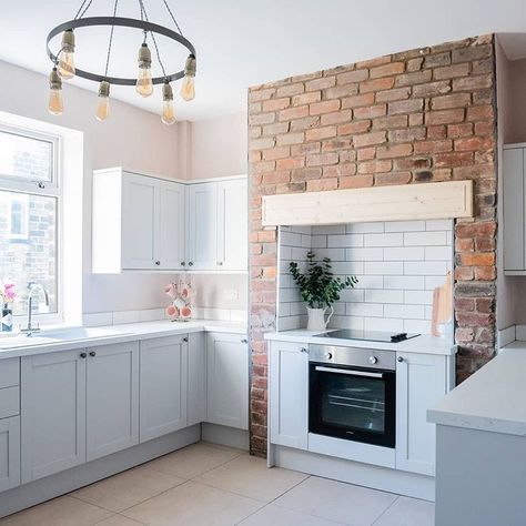 Make the oven the focal point of your kitchen by setting it back into the chimney breast as shown by @ruadevelopments. Kitchen featured:… Dove Grey Kitchen, Kitchen Chimney, Kitchen Cooker, Elegant Kitchen Design, Instagram Kitchen, Chimney Breast, Kitchen Cabinet Styles, Kitchen Cabinets Makeover, Best Kitchen Designs