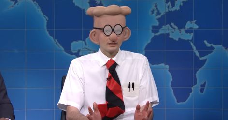 Michael Longfellow appeared as a live-action Dilbert on SNL's Weekend Update to address the controversy involving his creator Scott Adams. Michael Longfellow, Snl Videos, Snl Weekend Update, Dilbert Comics, Scott Adams, Weekend Update, Kevin Hart, All Blacks, White People