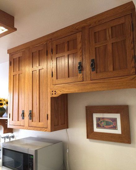 Mission Style Kitchen Cabinets, Mission Style Kitchens, Arts And Crafts Kitchen, Old Cabinet Doors, Mission Style Furniture, Craft Cabinet, Arts And Crafts Style, Kitchen Island Cart, Kitchen Cabinet Styles