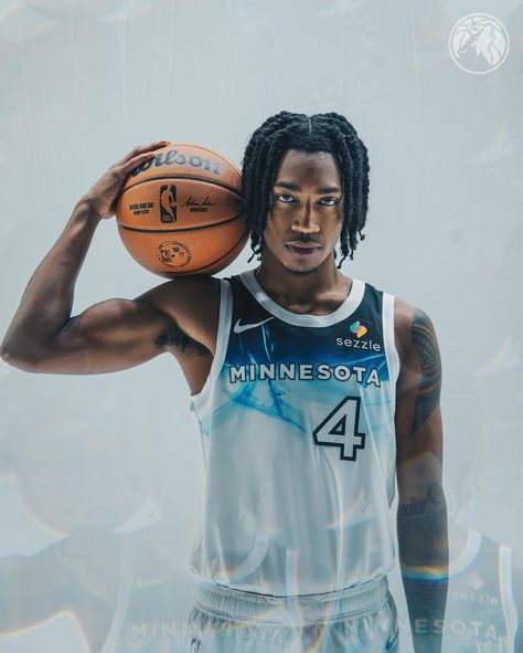 Minnesota Timberwolves | these are coooooold. 🥶 | Instagram Robert Dillingham, Rob Dillingham, Glo Up, Cute Friend Photos, Basketball Pictures, Minnesota Timberwolves, Kevin Durant, Cute Friends, Friend Photos