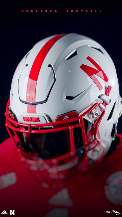 Nebraska College Football Gameday, Nebraska Huskers Football, Cornhuskers Football, Nebraska Cornhuskers Football, Nfl Wallpaper, College Football Helmets, Husker Football, Pro Football Teams, Nebraska Football