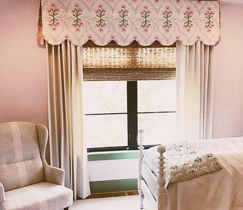 Happiest Friday, Cornice Board, Lulie Wallace, Sister Parish, Houston Design, Shared Girls Room, Cornice Boards, Scallop Pattern, Indigo Linen