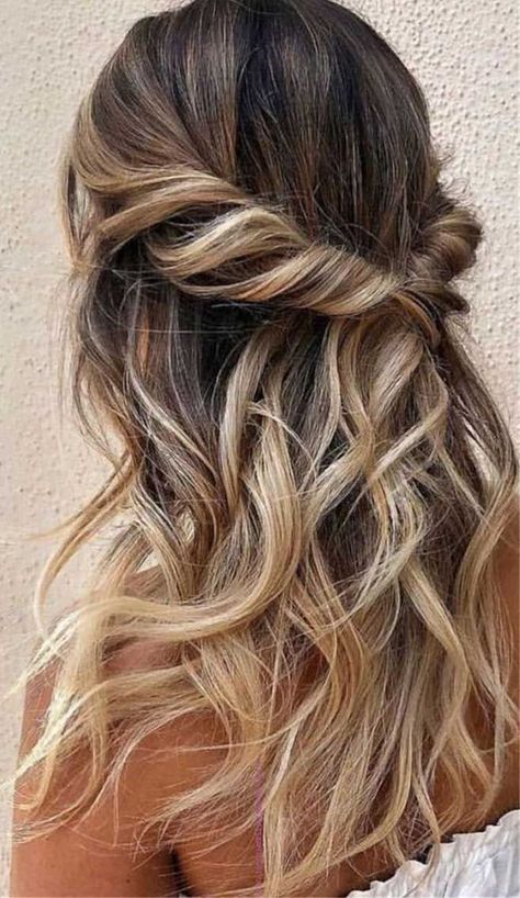 Having a rustic wedding theme? And a bit confused on what hairstyle you should go with your rustic wedding--then look no further. We’ve rounded up 43 Gorgeous Half Up Half Down Hairstyles from which you can choose. Glamorous Wedding Hair, Wedding Hair Half, Half Up Half Down Hairstyles, Bridesmaid Hair Half Up, Homecoming Hairstyles Updos, Updo Hairstyle, Hair Homecoming, Heatless Hairstyles, Bridesmaid Hair Down