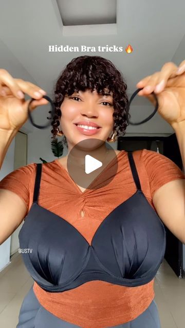 Utibe Samuel TV on Instagram: "How to Hide bra straps #style #styleinspiration #trending #viral #styling #viralvideos #trendingreels #stylish" Large Bra Storage Ideas, Diy Halter Bra Ideas, How To Hide Bra Straps Off The Shoulder, How To Wear Bra For Off Shoulder Tops, No Show Bra Hacks, Bra Hacks For Off Shoulder Tops, Bra Strap Hacks, Dress Straps Ideas, How To Hide Bra Straps