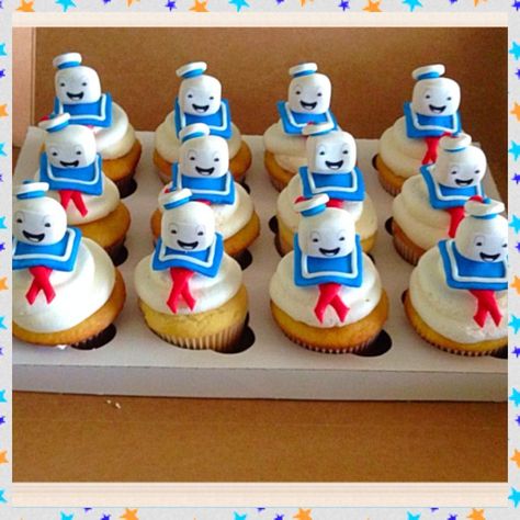 Should be able to make a marshmallow died in white chocolate for the head and sit it on the blue collar. As a marshmallow treat. Mr Puft Marshmallow Man Birthday Cupcakes For Men, Ghostbusters Diy, Thor Party, Home Made Vanilla, Ghostbusters Cake, Ghost Busters Birthday Party, Man Cupcakes, Ghostbusters Birthday, Ghostbusters Birthday Party