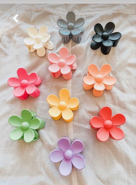 Preppy Accessories, Flower Hair Claw, Hair Acessories, Hair Tie Accessories, Hair Accessories Collection, Hair Accessories Clips, Claw Hair Clips, Girly Accessories, Claw Clips