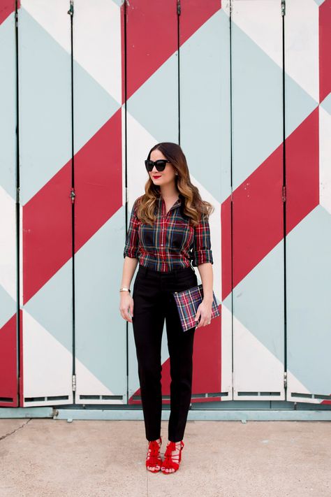 J. Crew Red Plaid Shirt Tartan Plaid Shirt Women Outfit, Red Checked Shirt Outfit, Plaid Blouse Outfit, Red Plaid Shirt Outfit, Check Shirt Outfit Women, Black Plaid Outfit, Plaid Shirt Outfit, Checked Shirt Outfit, Plaid Shirts For Women