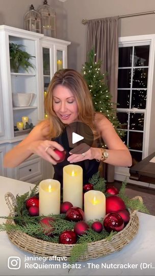 Easy Christmas Centerpieces For Round Table, Janine Graff Qvc, Round Tray Christmas Decor, Round Christmas Centerpieces, Christmas Centerpieces For Round Table, Woven Tray Decor, Christmas Centerpieces For Round Tables, Christmas Round Table Decorations, Christmas Centerpieces For Table Elegant