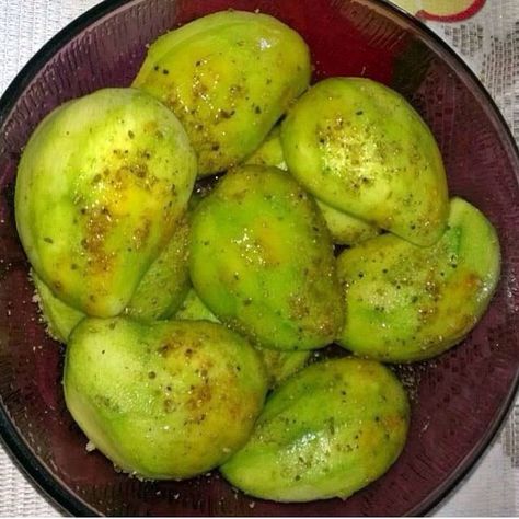 Honduran Food, Salvador Food, Honduras Food, Salvadoran Food, Mango Verde, Honduran Recipes, Salvadorian Food, Produce Recipes, Mexican Snacks