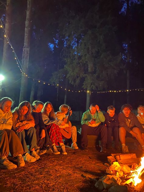 Summer Camp Aesthetic, Camp America, Bonfire Party, Camping Aesthetic, Adventure Aesthetic, Adventure Camping, Summer Bucket Lists, Summer Feeling, Summer Dream